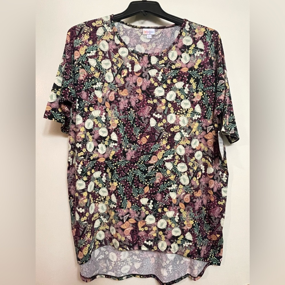 ‼️🎉Reasonable Offers Accepted🎉‼️ LuLaRoe Shirt